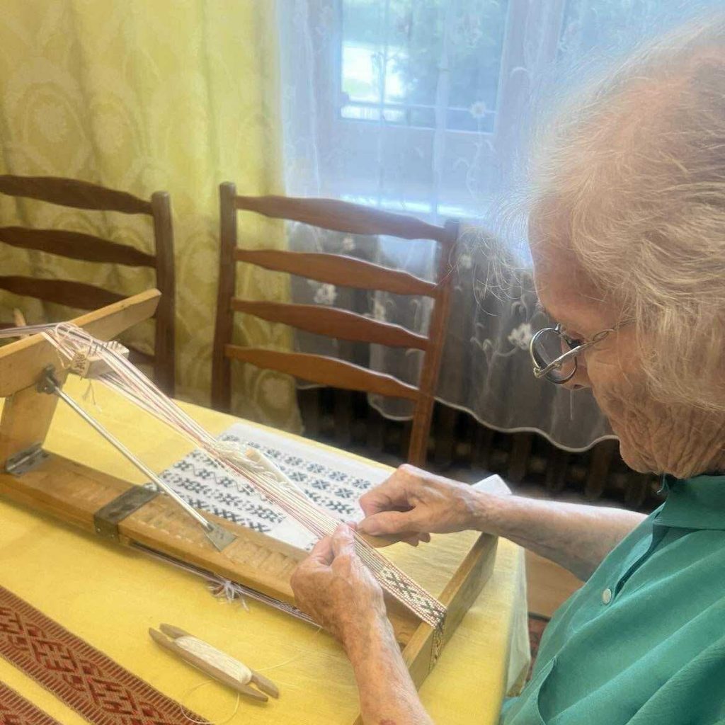 02/18